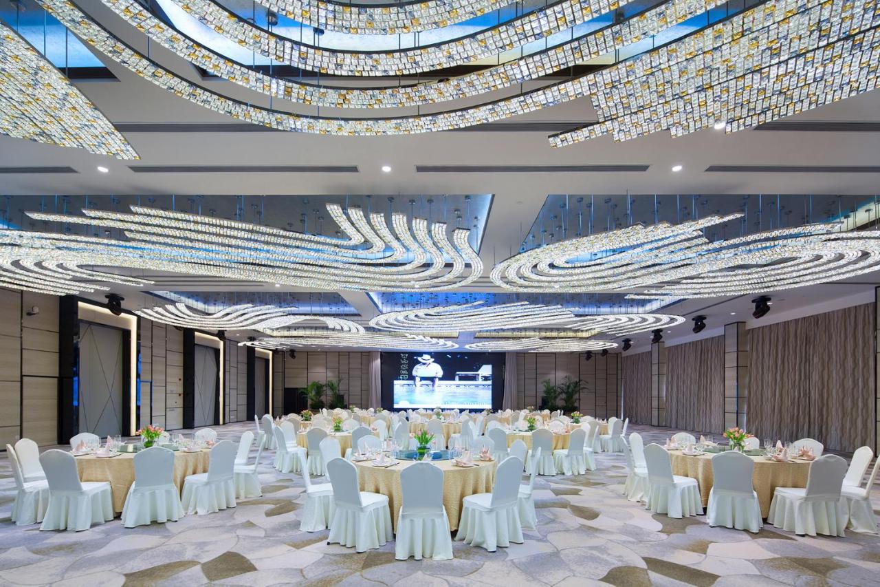 Golden Tulip Shanghai Hongqiao - A Louvre Hotel Dış mekan fotoğraf